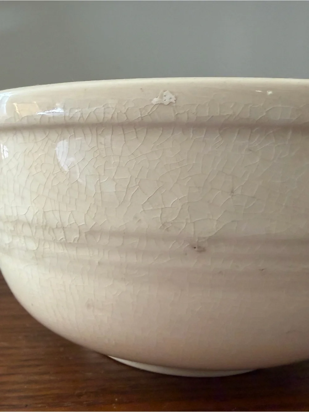 Vintage cream ribbed stoneware mixing bowl | antique farmhouse kitchen